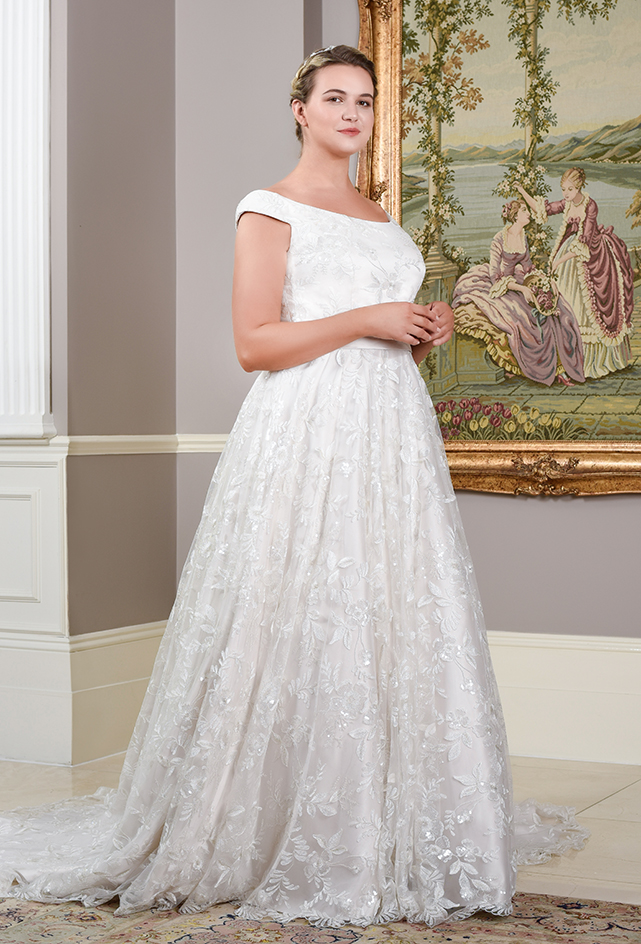 White rose shop graceful wedding dress